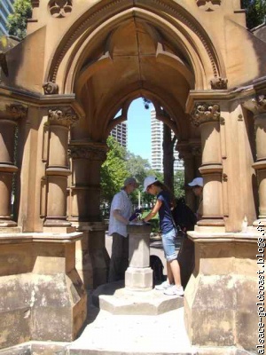 la journée à Sydney commence à peine mais il fait déjà soif